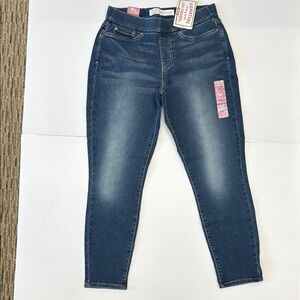Levi's Strauss Signature Pull-On-Skinny Totally Shapping Jeans - 8S/W29/L28